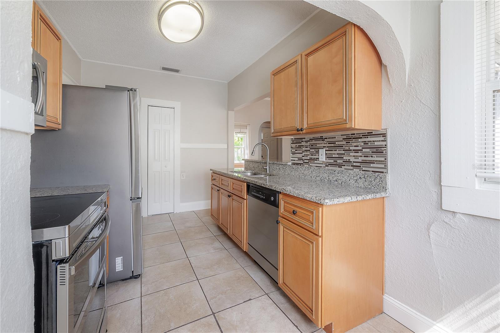 Image 19 of 40 For 302 Hilda Street