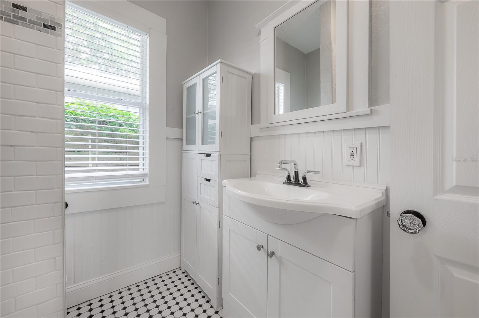 Image 21 of 40 For 302 Hilda Street