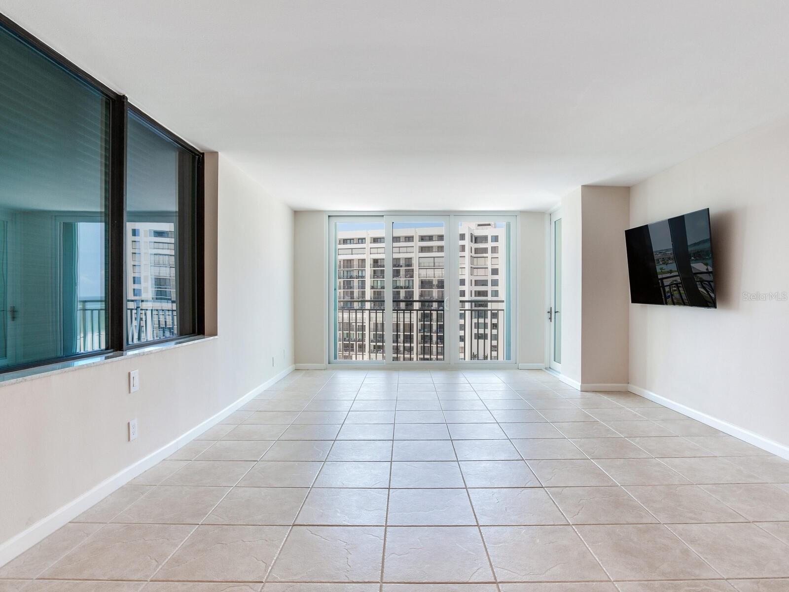 Image 10 of 81 For 1430 Gulf Boulevard 707