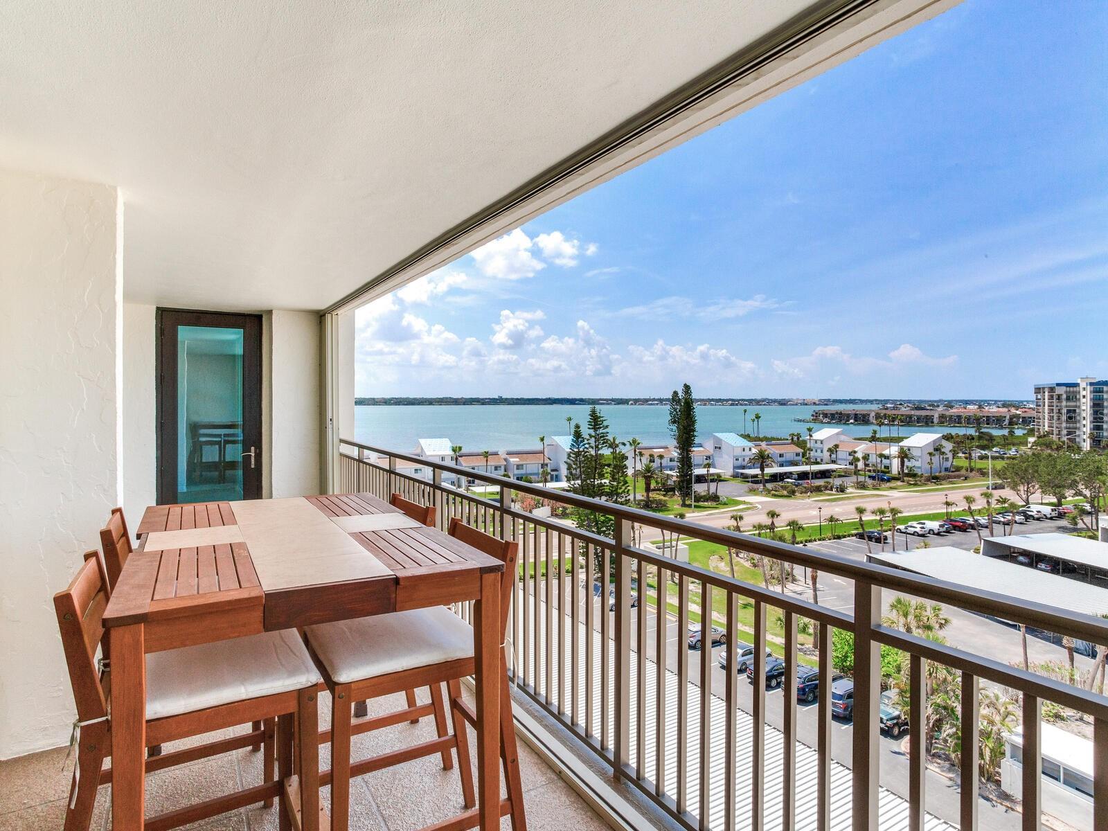 Image 25 of 81 For 1430 Gulf Boulevard 707