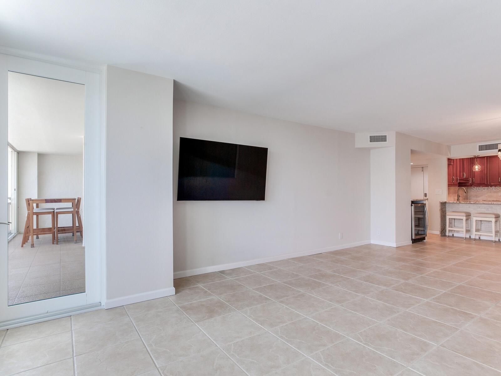 Image 27 of 81 For 1430 Gulf Boulevard 707
