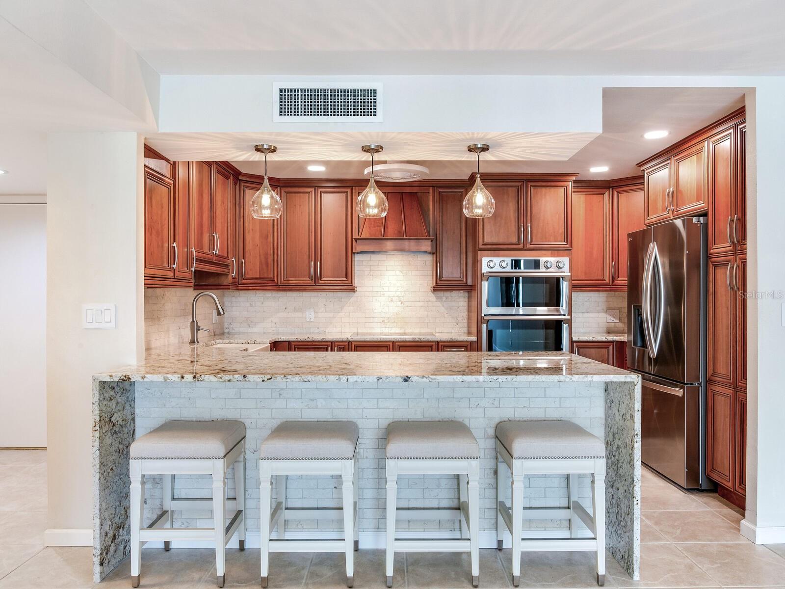 Image 30 of 81 For 1430 Gulf Boulevard 707
