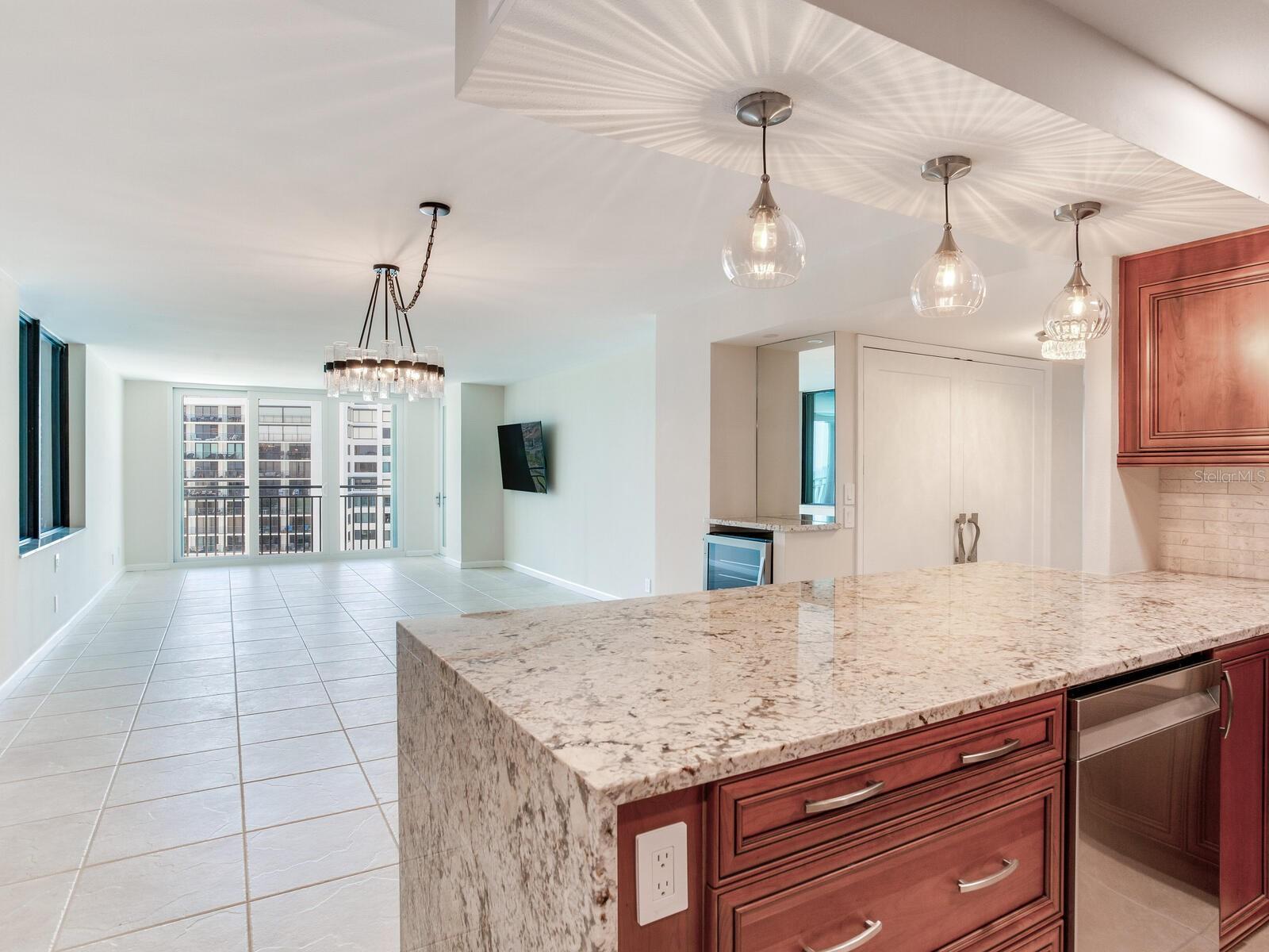 Image 37 of 81 For 1430 Gulf Boulevard 707