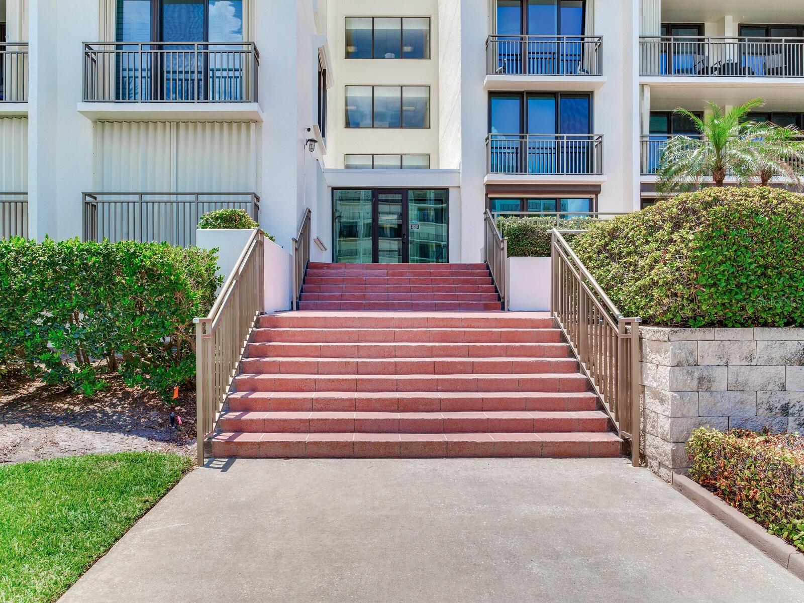Image 4 of 81 For 1430 Gulf Boulevard 707