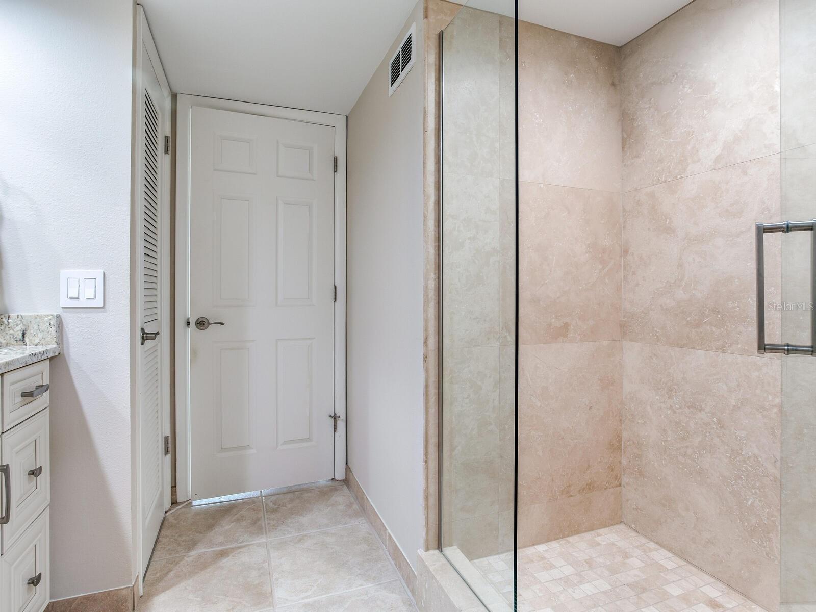 Image 41 of 81 For 1430 Gulf Boulevard 707