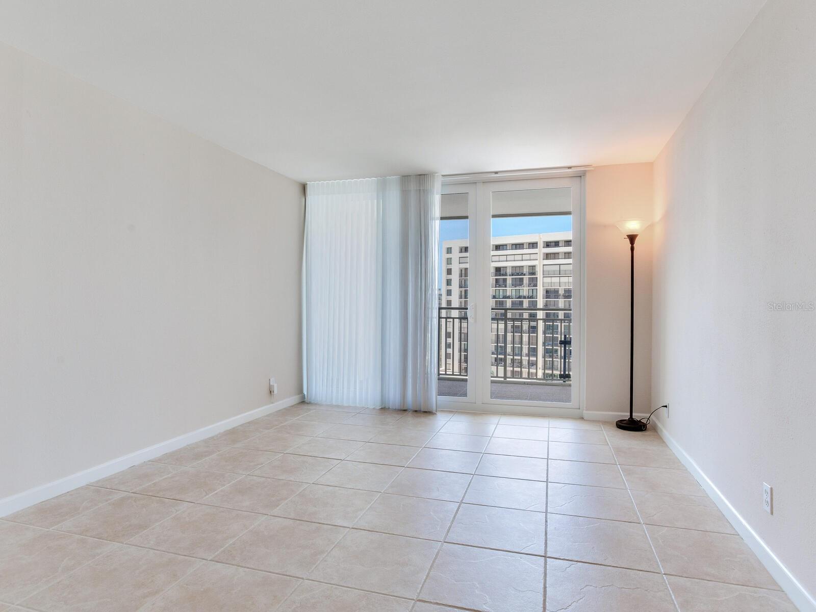 Image 42 of 81 For 1430 Gulf Boulevard 707