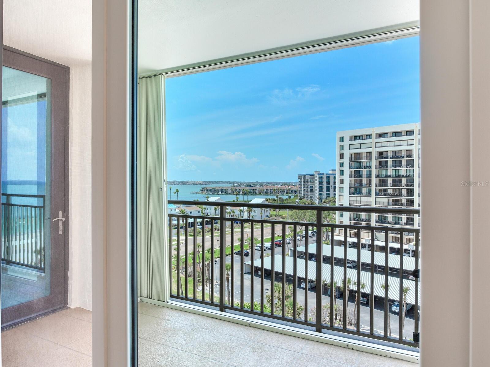 Image 44 of 81 For 1430 Gulf Boulevard 707