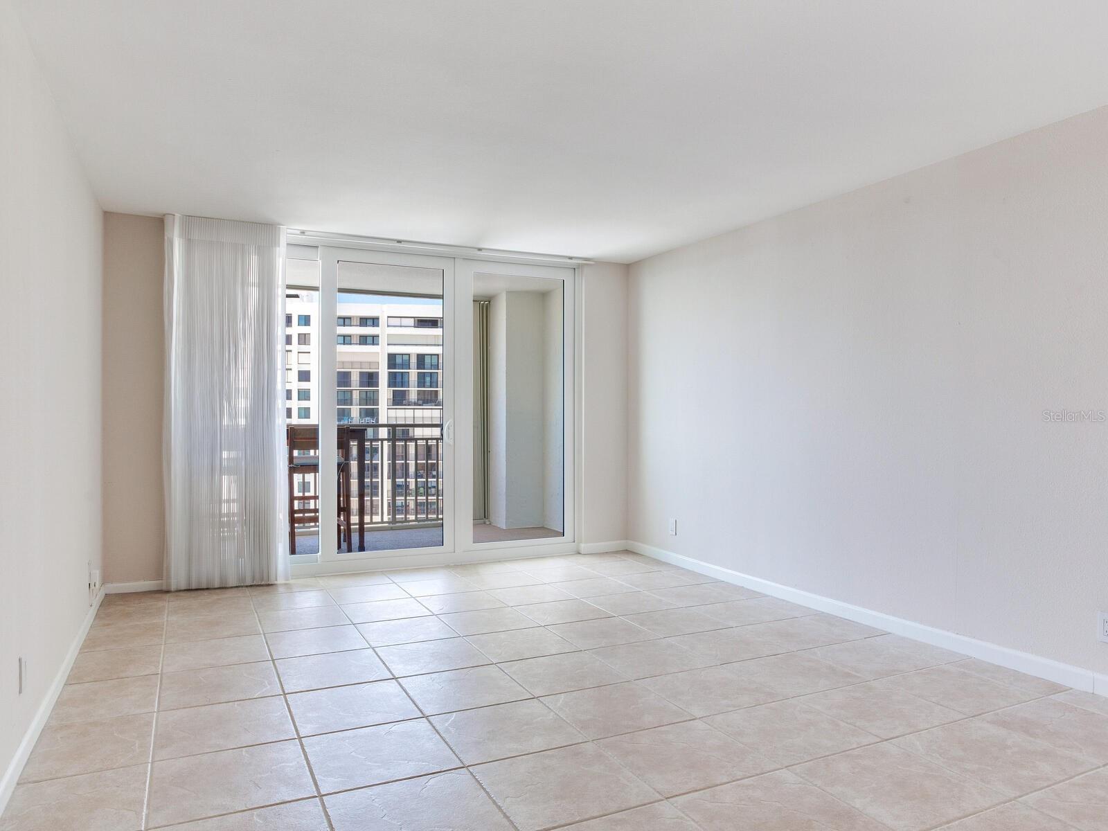 Image 47 of 81 For 1430 Gulf Boulevard 707