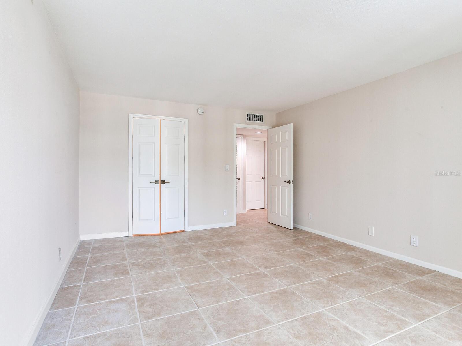 Image 51 of 81 For 1430 Gulf Boulevard 707