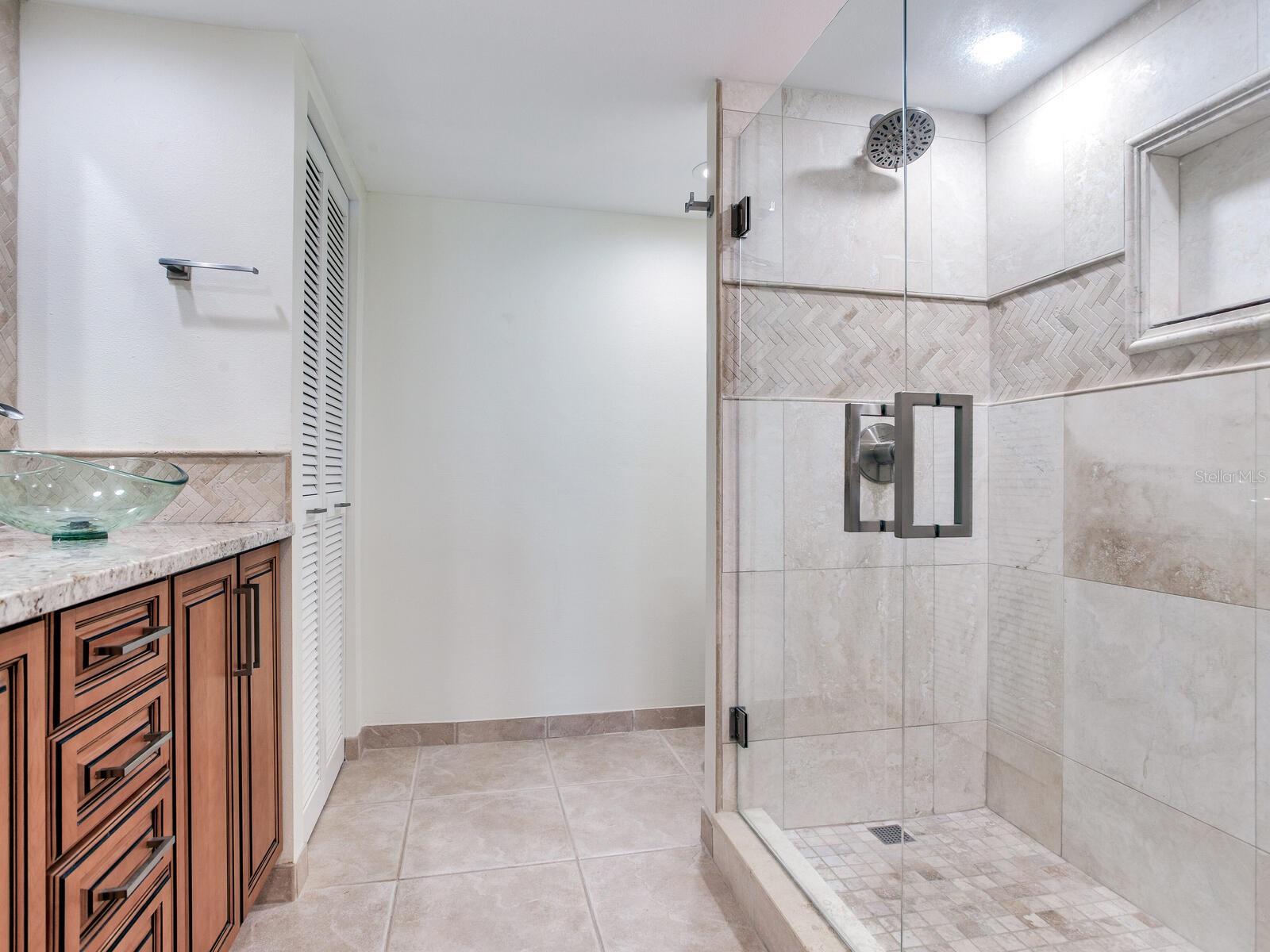 Image 54 of 81 For 1430 Gulf Boulevard 707