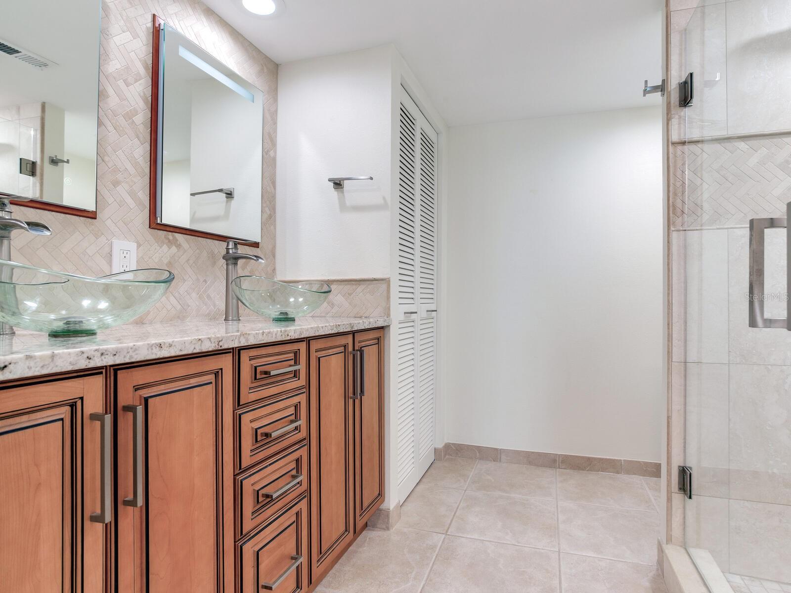 Image 55 of 81 For 1430 Gulf Boulevard 707