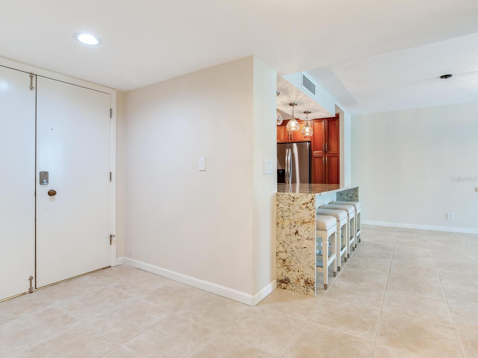Image 6 of 81 For 1430 Gulf Boulevard 707