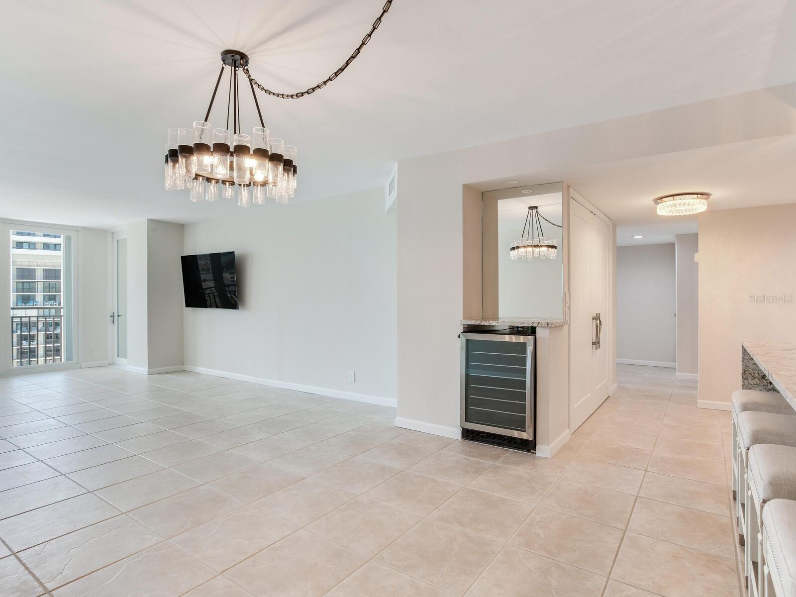 Image 8 of 81 For 1430 Gulf Boulevard 707