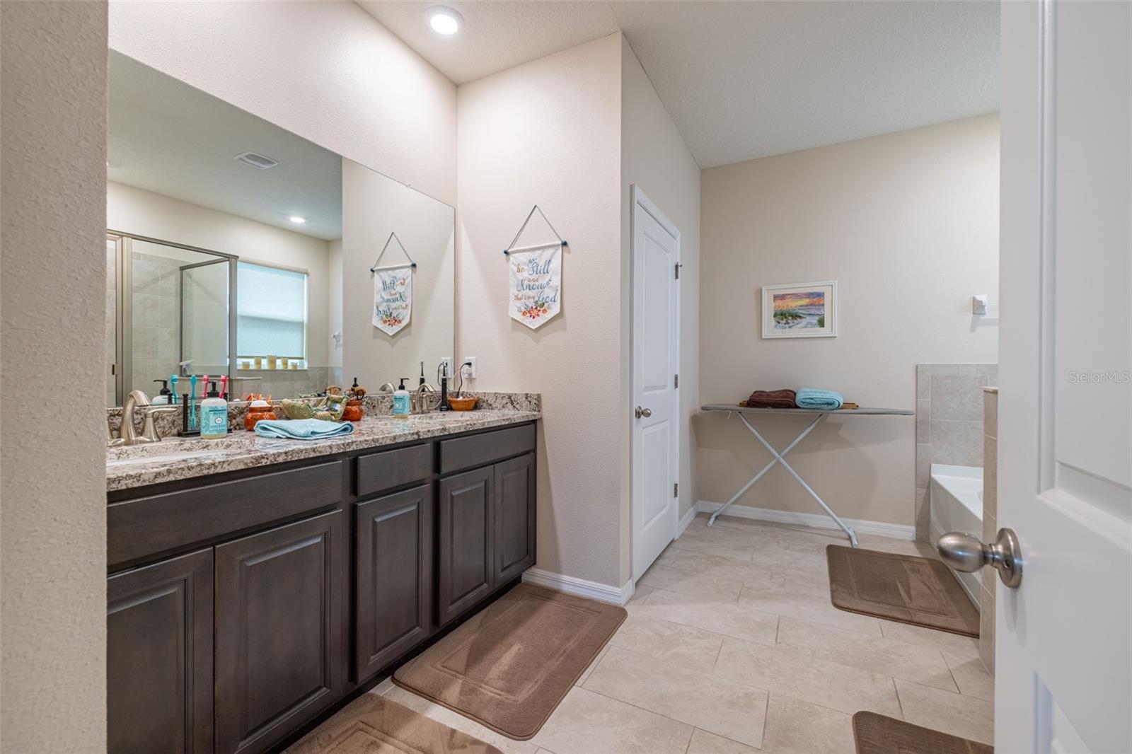 Image 23 of 42 For 2898 Living Coral Drive
