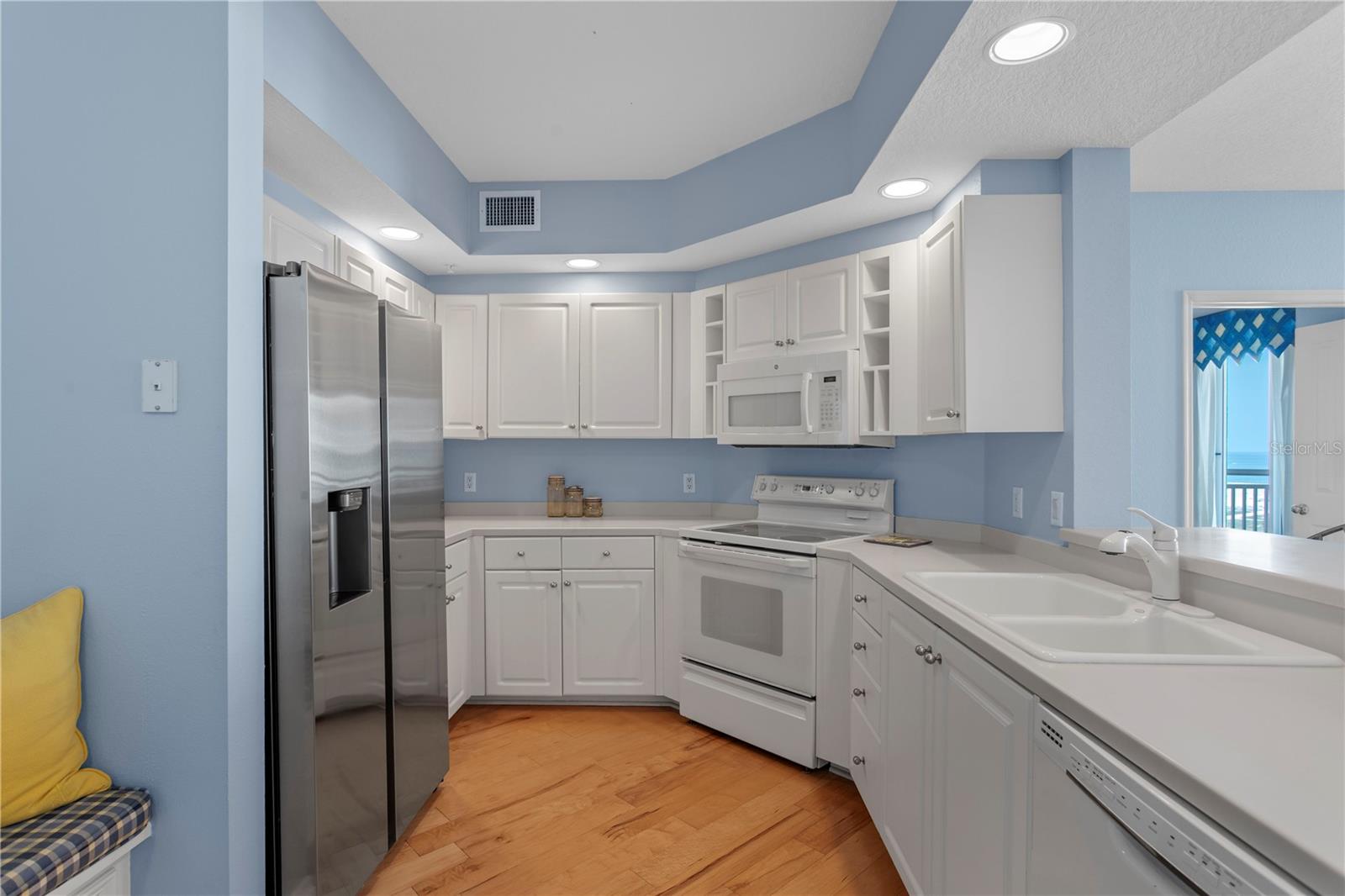 Image 10 of 48 For 1180 Gulf Boulevard 1604