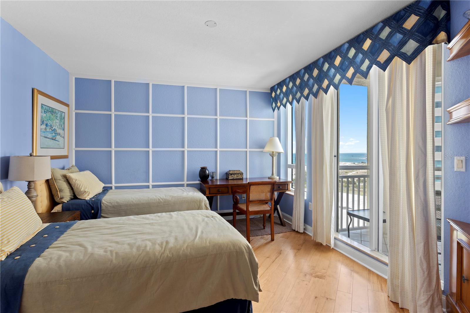 Image 17 of 48 For 1180 Gulf Boulevard 1604