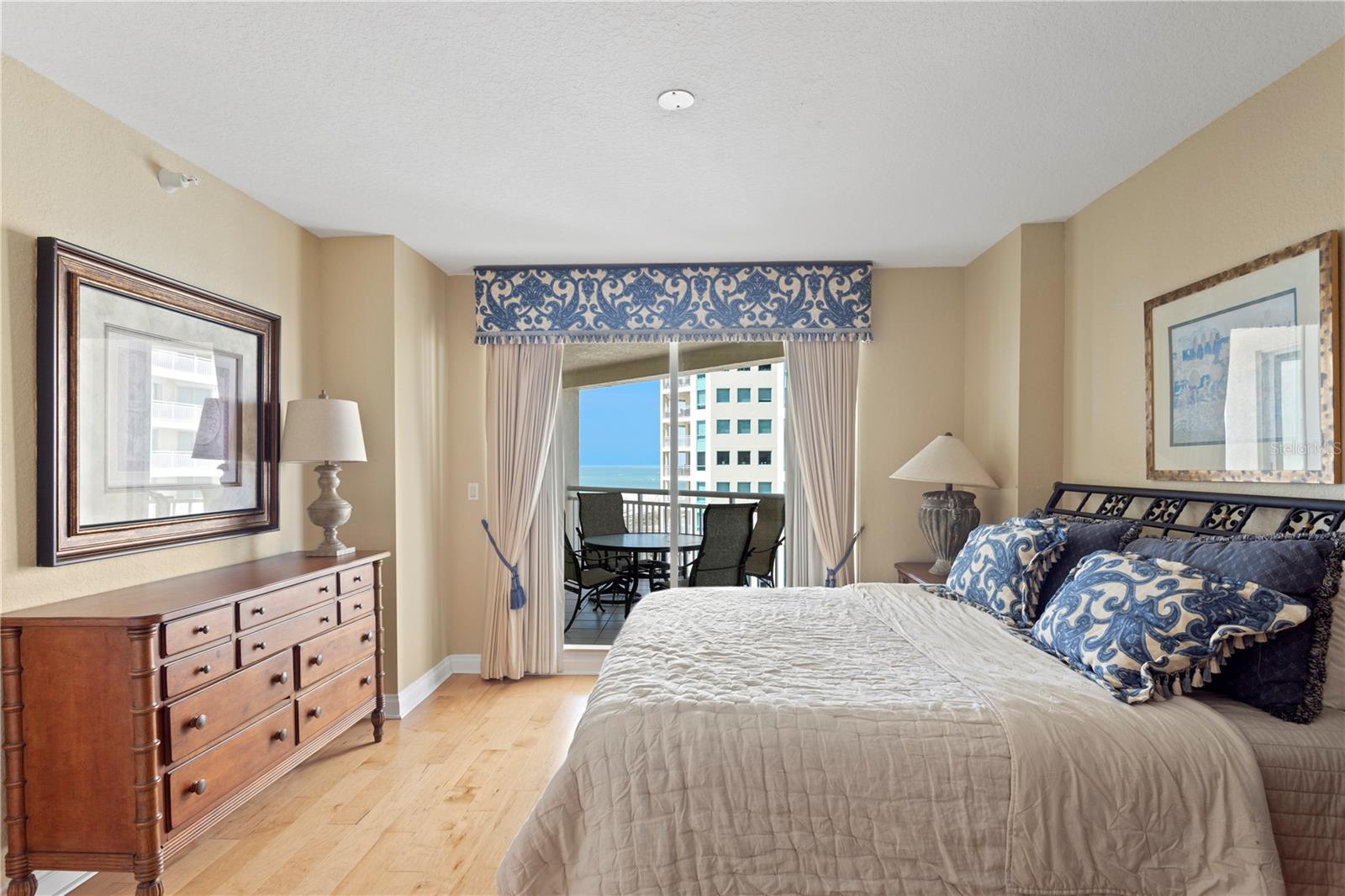 Image 22 of 48 For 1180 Gulf Boulevard 1604