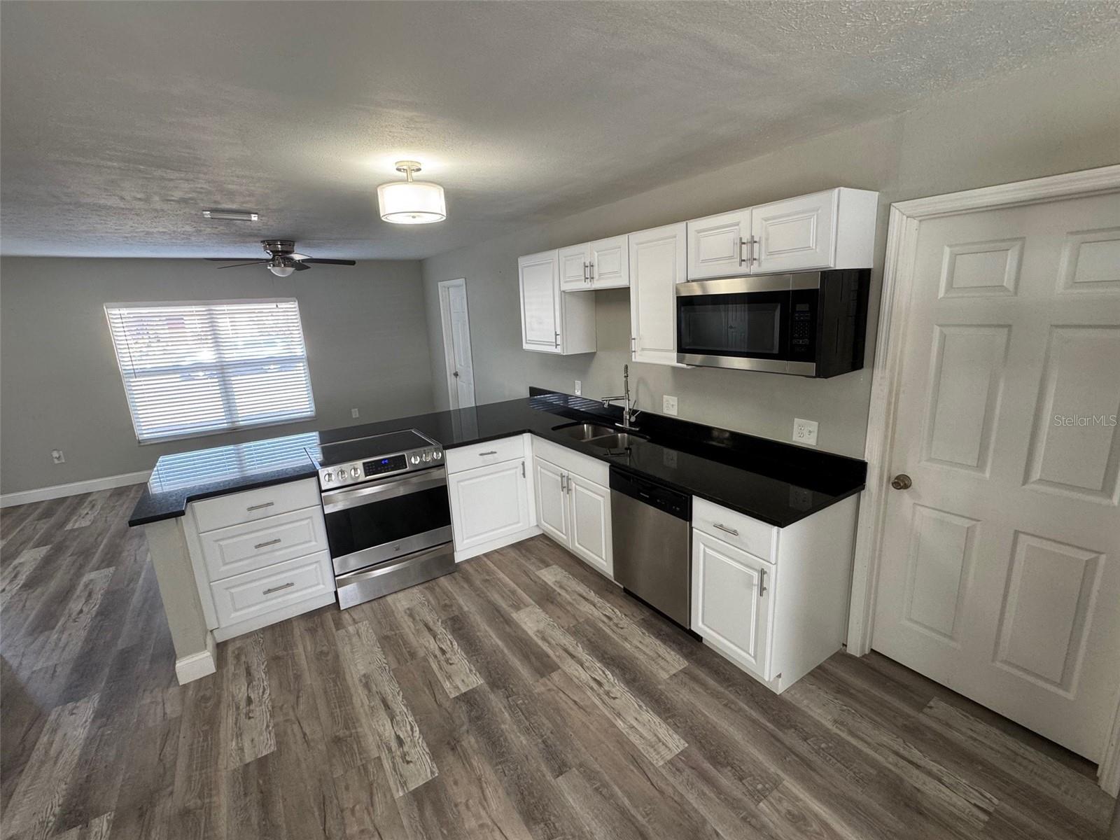 Image 3 of 17 For 1215 Windsor Circle