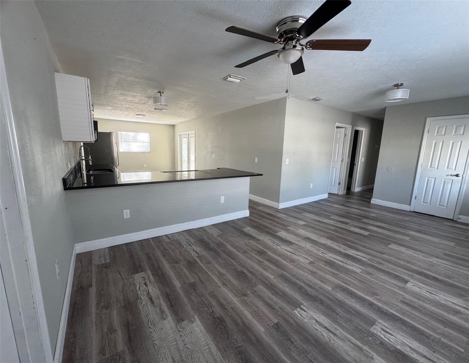 Image 7 of 17 For 1215 Windsor Circle