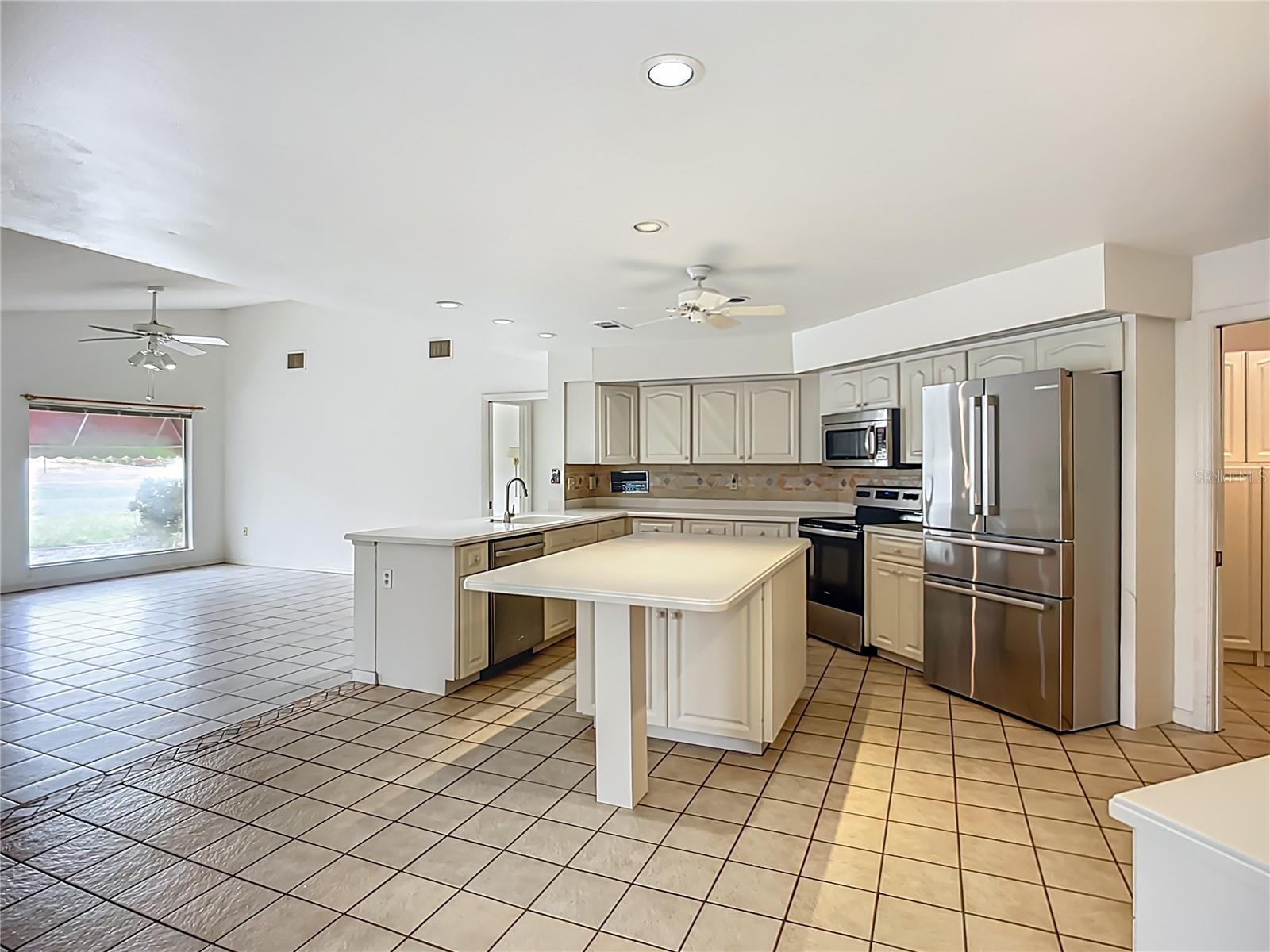 Image 10 of 40 For 8822 Misty Creek Drive