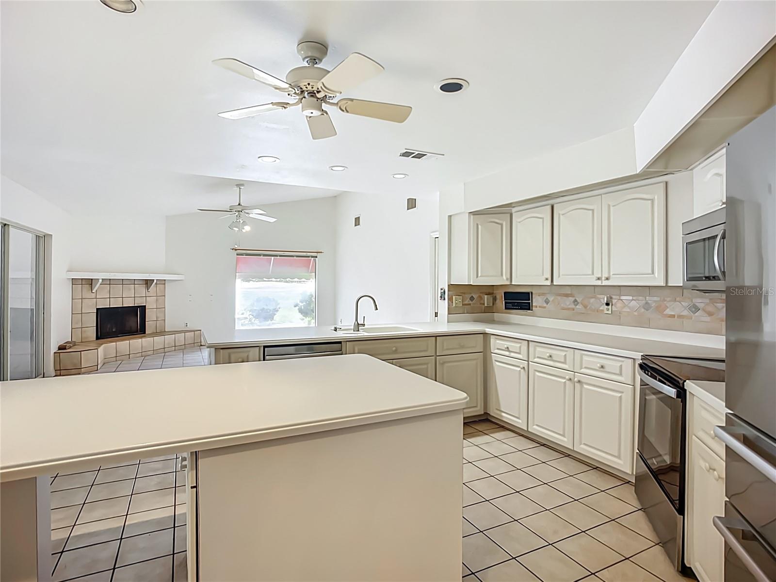 Image 11 of 40 For 8822 Misty Creek Drive
