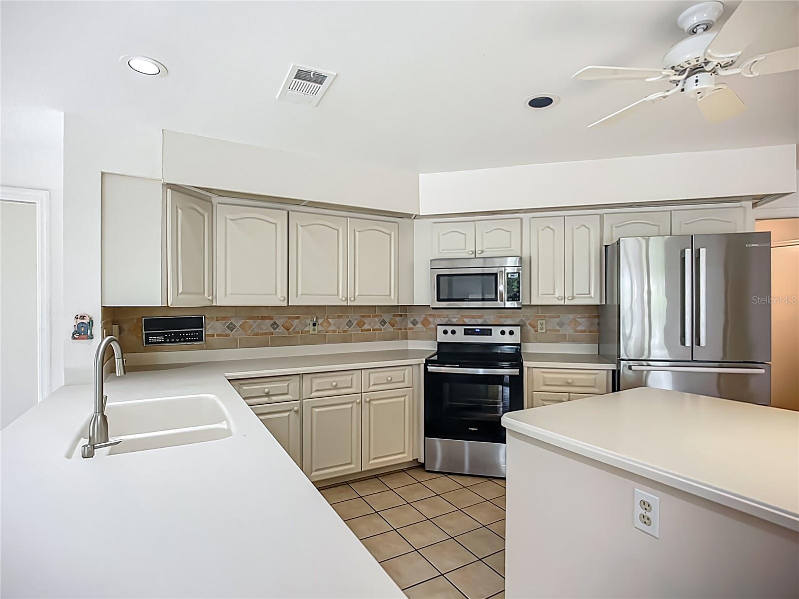 Image 14 of 40 For 8822 Misty Creek Drive