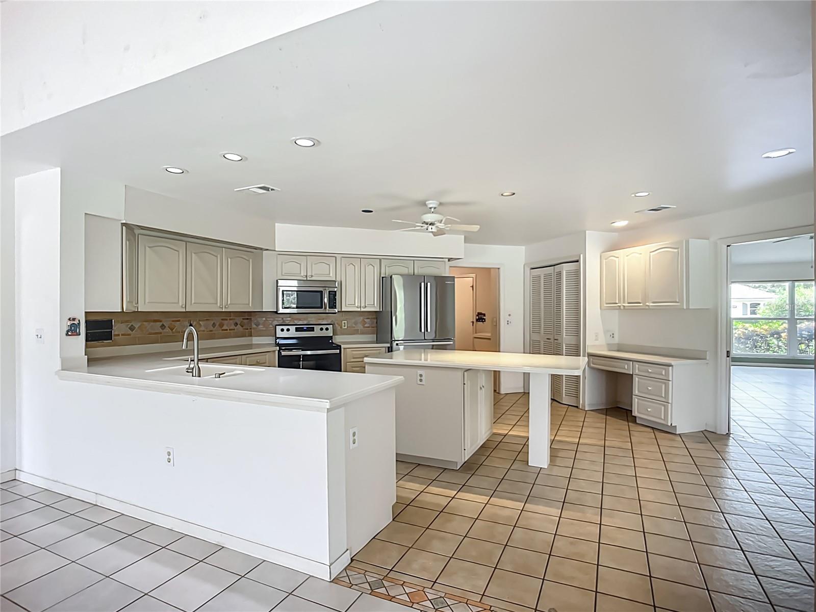 Image 15 of 40 For 8822 Misty Creek Drive