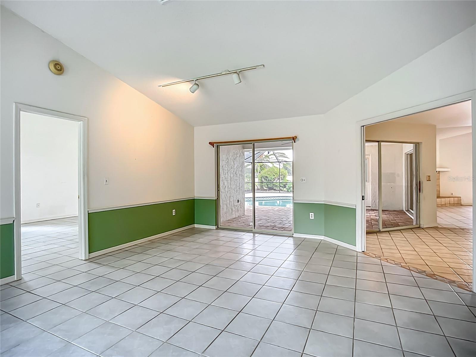 Image 7 of 40 For 8822 Misty Creek Drive