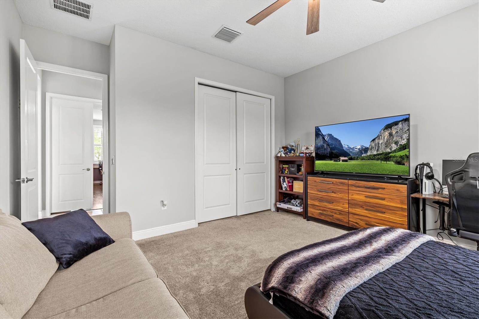 Image 18 of 100 For 2724 Coco Palm Circle