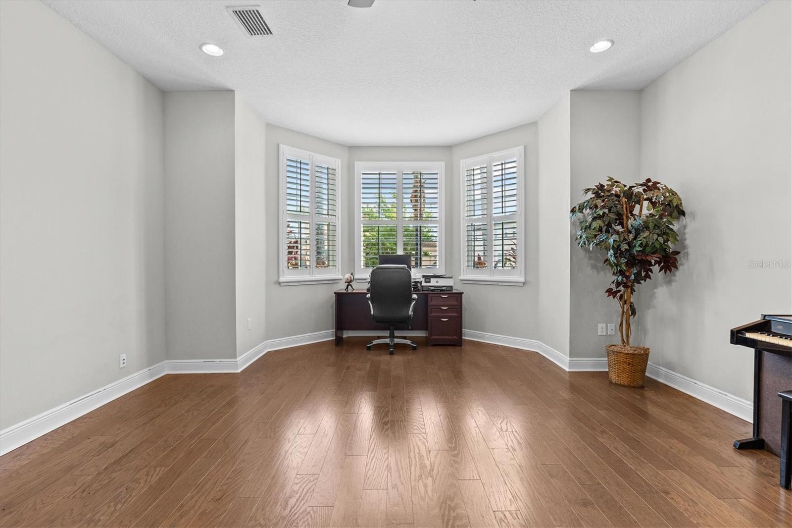 Image 20 of 100 For 2724 Coco Palm Circle