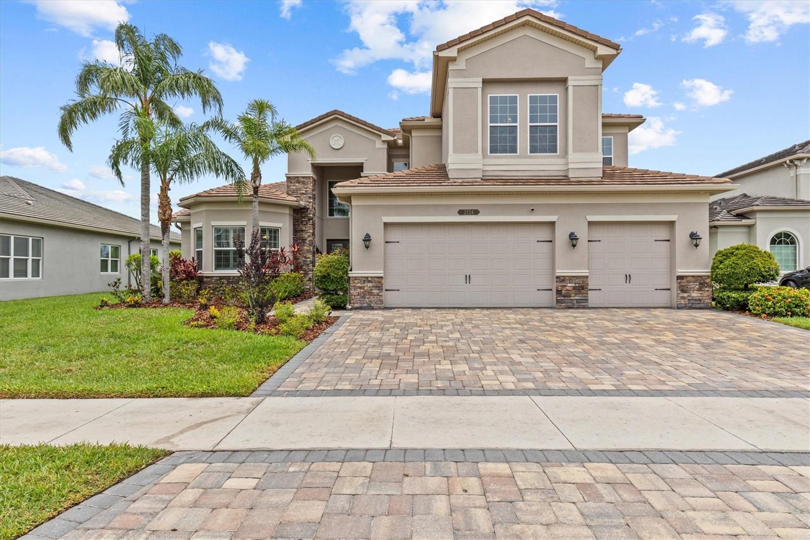 Image 4 of 100 For 2724 Coco Palm Circle
