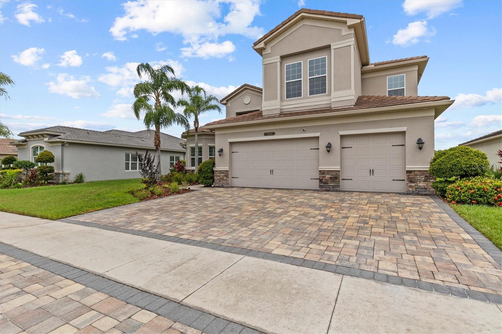 Image 5 of 100 For 2724 Coco Palm Circle
