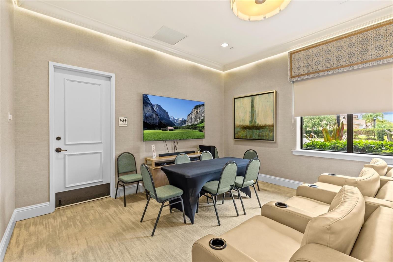 Image 96 of 100 For 2724 Coco Palm Circle