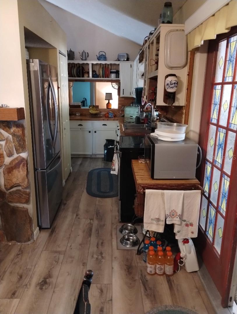 Listing photo id 10 for 7608 Chenkin