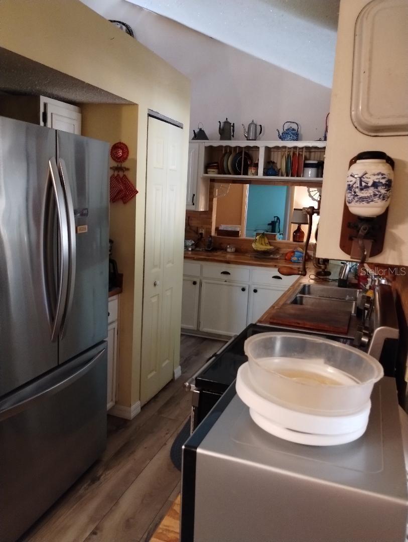 Listing photo id 19 for 7608 Chenkin