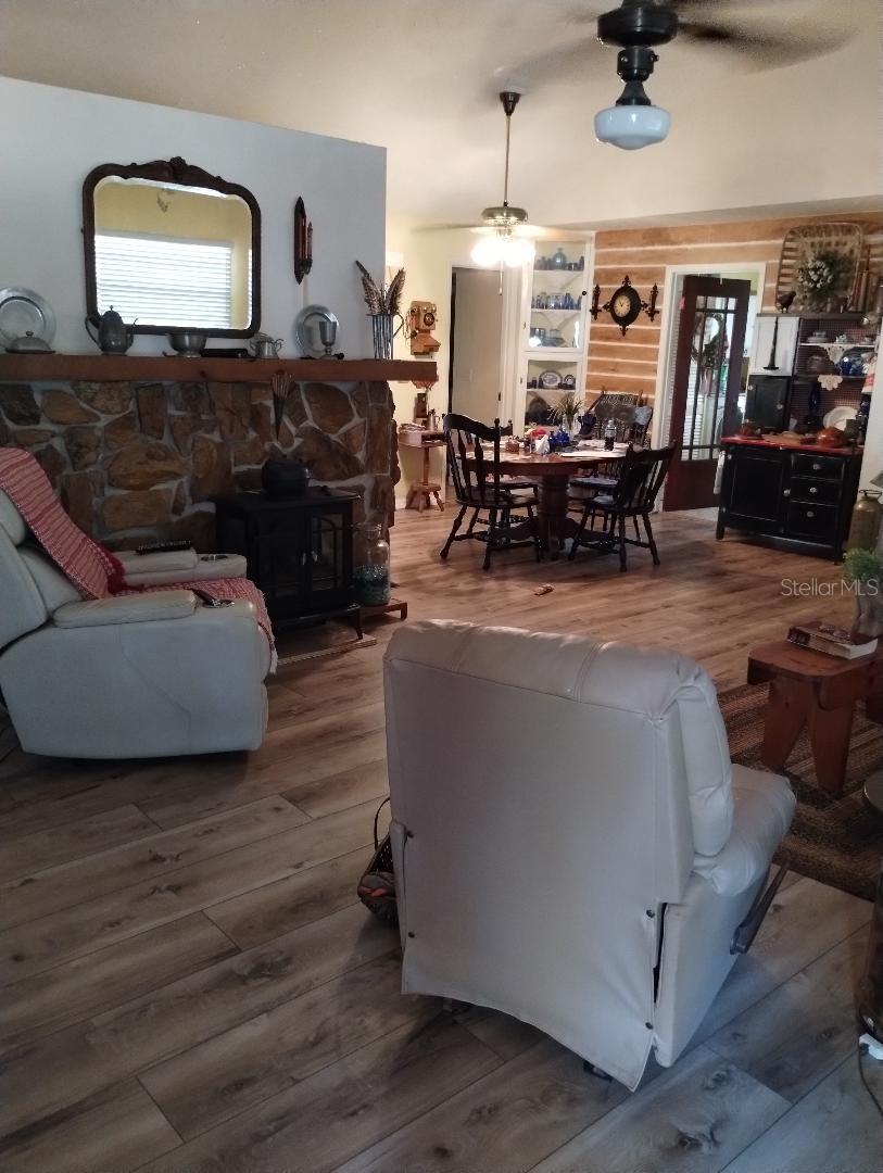 Listing photo id 35 for 7608 Chenkin