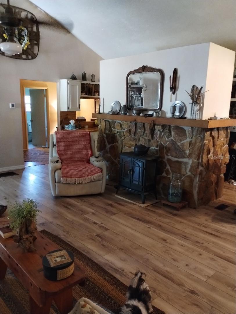 Listing photo id 2 for 7608 Chenkin