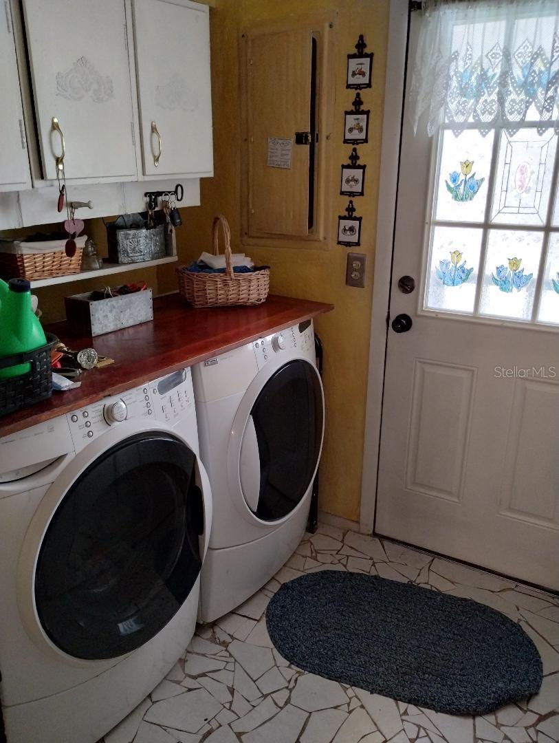 Listing photo id 7 for 7608 Chenkin