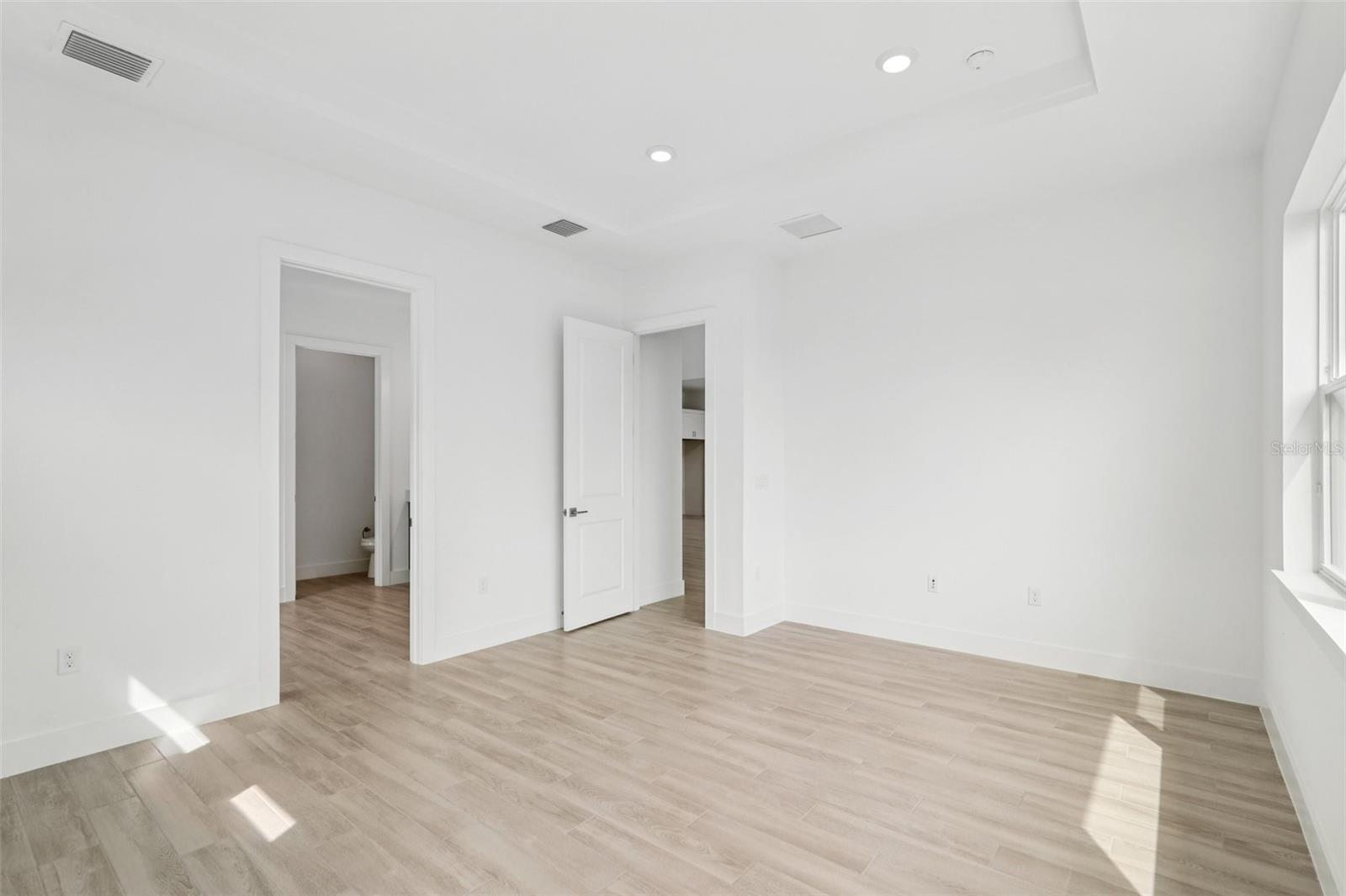 Listing photo id 25 for 8316 Golden Beach Court
