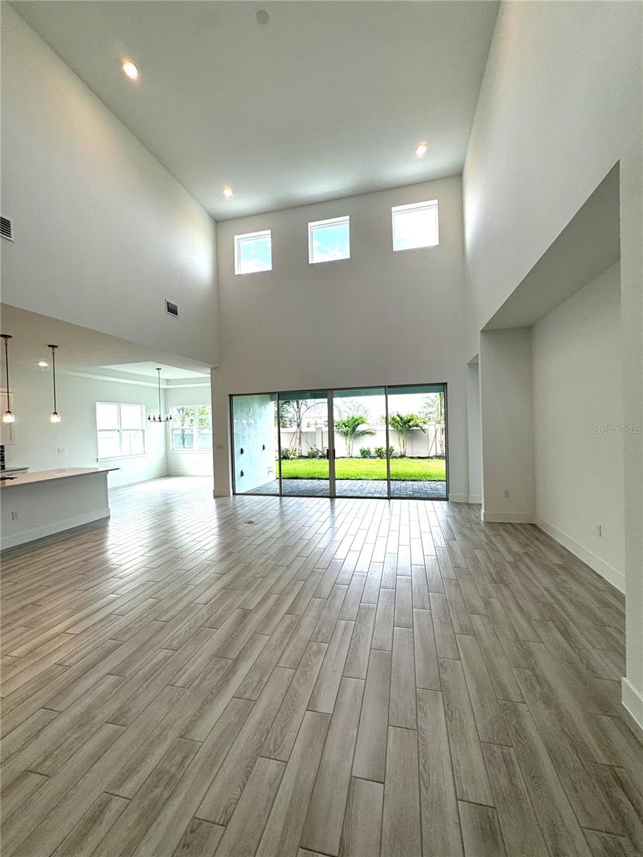 Image 4 of 24 For 8316 Golden Beach Court