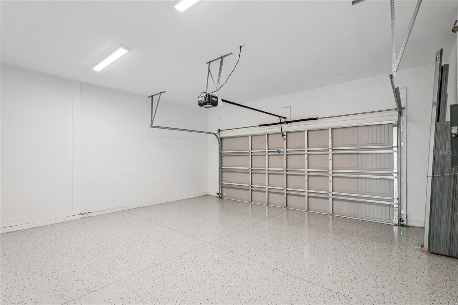 Listing photo id 39 for 8316 Golden Beach Court