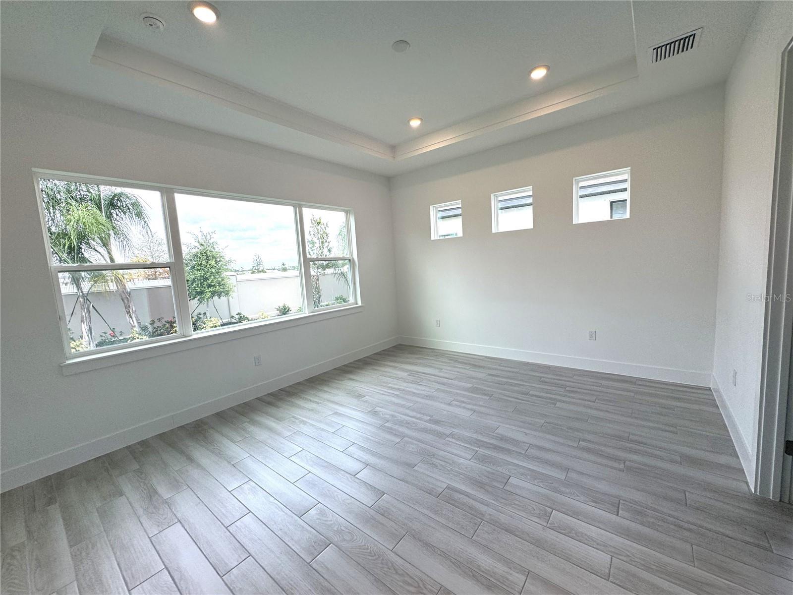 Image 6 of 24 For 8316 Golden Beach Court
