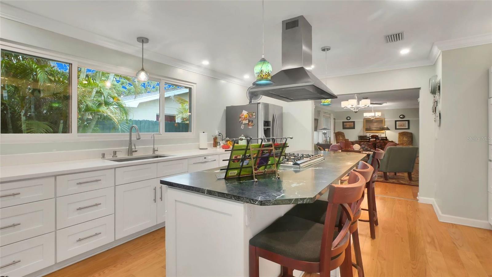 Image 13 of 38 For 6011 Tangerine Avenue S