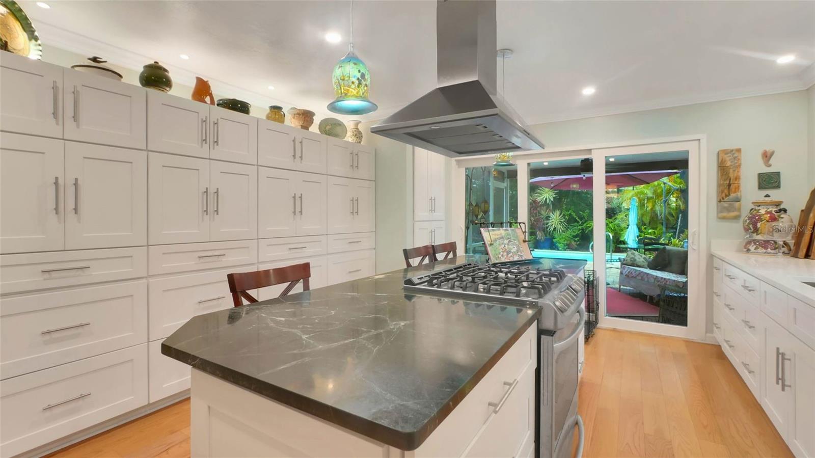 Image 14 of 38 For 6011 Tangerine Avenue S