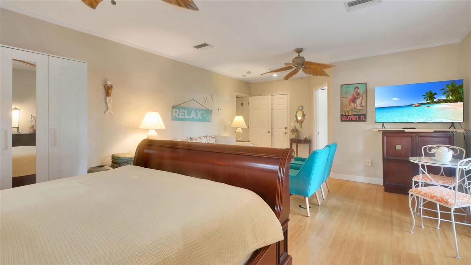 Image 30 of 38 For 6011 Tangerine Avenue S