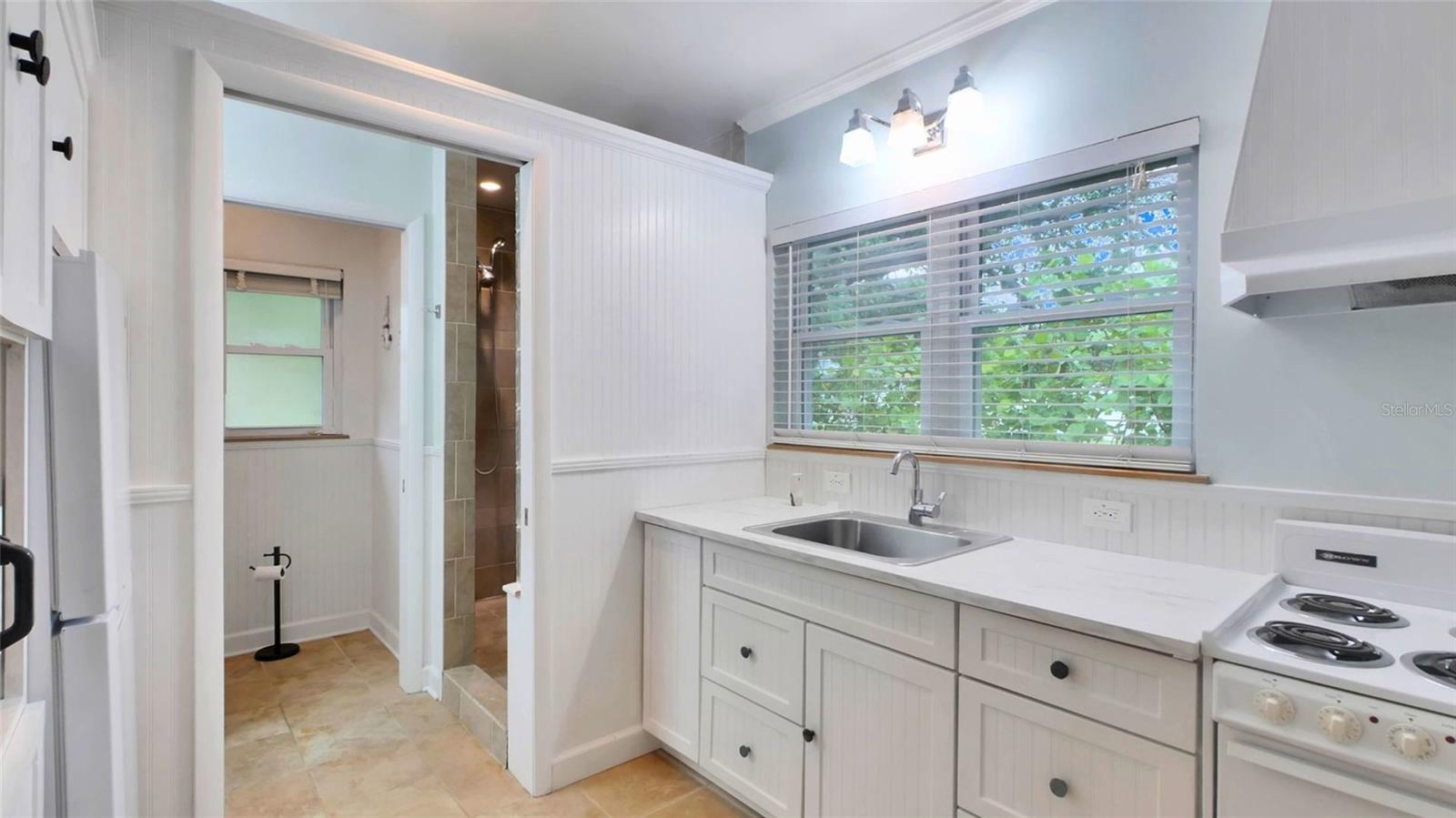 Image 31 of 38 For 6011 Tangerine Avenue S
