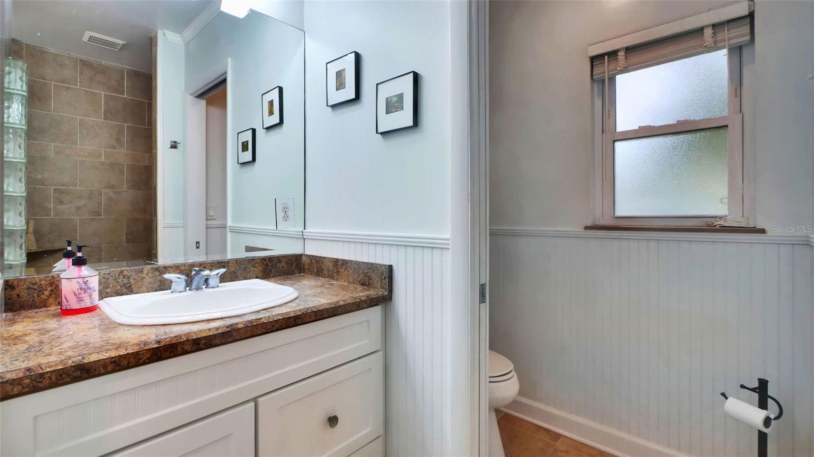 Image 33 of 38 For 6011 Tangerine Avenue S