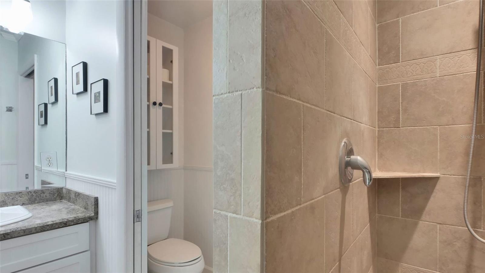 Image 34 of 38 For 6011 Tangerine Avenue S