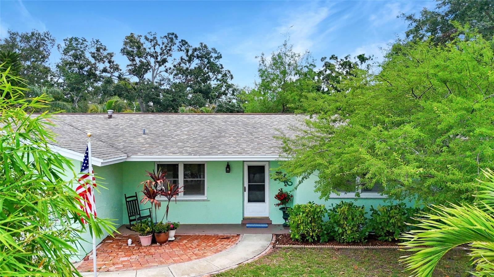 Image 5 of 38 For 6011 Tangerine Avenue S