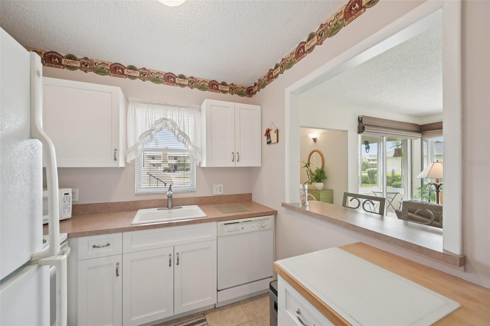 Image 10 of 30 For 7304 Country Club Drive N 113